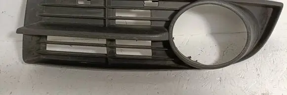 Volkswagen Touran I Front bumper lower grill 1T0853665A