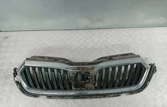Audi A4 S4 B9 Front grill 5E3807723 3200201