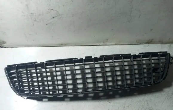 Opel Vectra C Front bumper lower grill 13182906