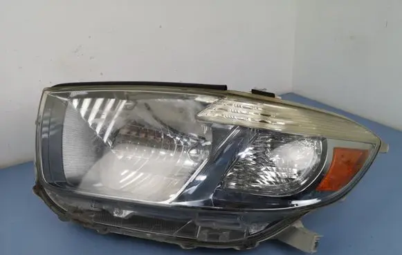 Toyota Highlander XU40 Headlight/headlamp 8117048460