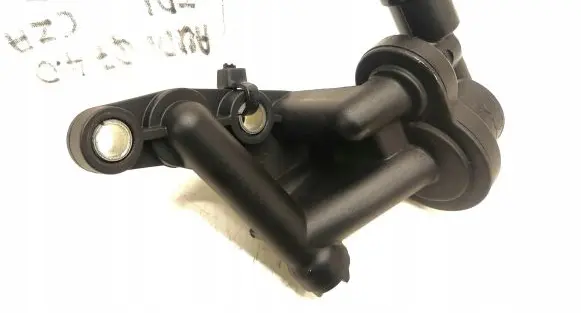 Audi A8 S8 D5 Engine coolant pipe/hose 057121671F
