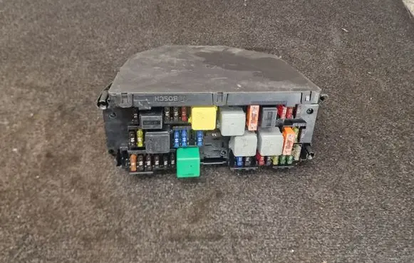 Mercedes-Benz C W204 Fuse module A2129008207