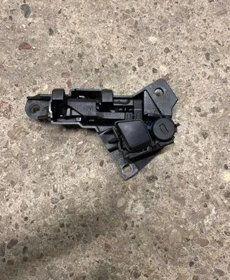 BMW 5 F10 F11 Glove box lock 03F1010017