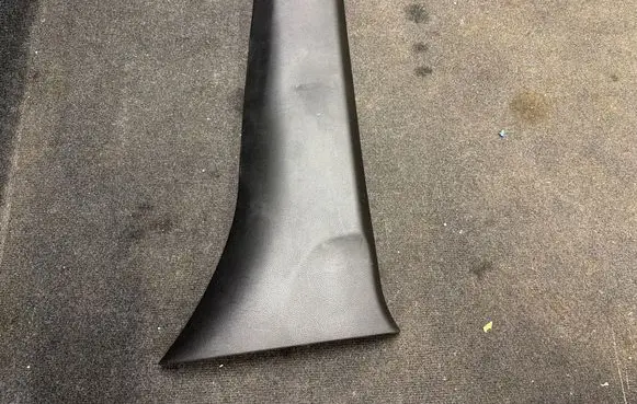 Jeep Grand Cherokee WL (B) pillar trim (bottom) 6QH12TRMAA 66592 MT2616