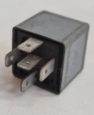 Volvo V70 Other relay 9494424 V23134C52X366
