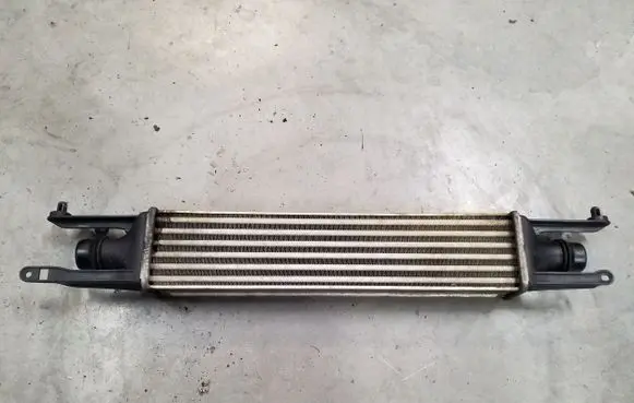 Opel Corsa D Intercooler radiator 55702194 440926702 55702004