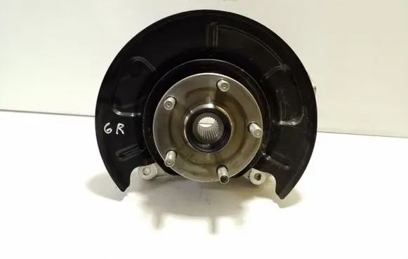 Rear wheel hub