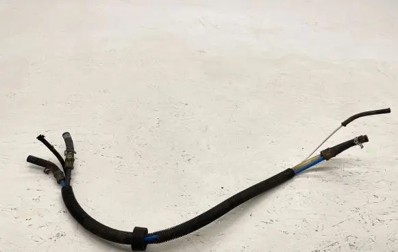 Volkswagen Transporter - Caravelle T4 Fuel injector supply line/pipe 