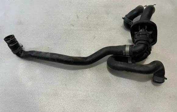 Audi S5 Engine coolant pipe/hose 8K0819332B 8K0819332