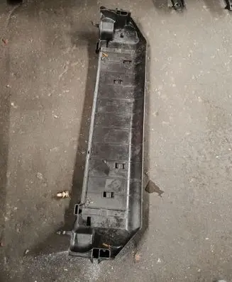 BMW X5 E70 Top upper radiator support slam panel 7795909