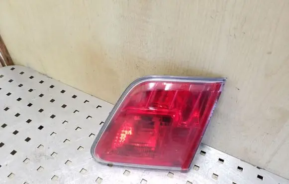 Toyota Avensis T270 Tailgate rear/tail lights 8158005100