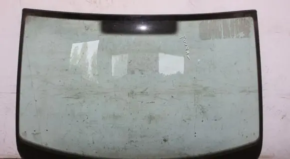 Volkswagen Touran II Front windscreen/windshield window 