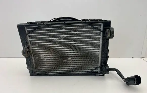Volvo XC60 Coolant radiator 32382136