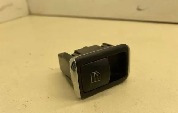 Mercedes-Benz C W204 Electric window control switch A2048707358 10034661 03139101