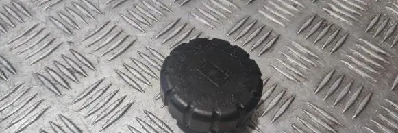 Mercedes-Benz EQB Coolant expansion tank/reservoir cap 2105010615