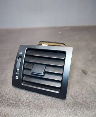 Toyota Avensis T270 Dash center air vent grill 55650-05101