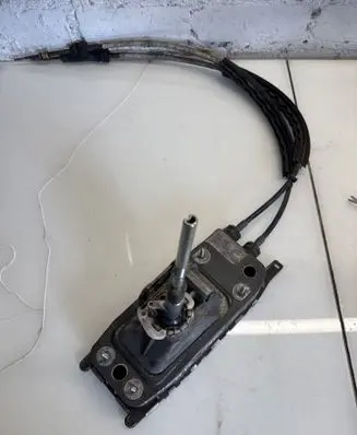 Volkswagen Jetta VI Gear shifter/selector 1K0711049CG 13712591K0 101110723