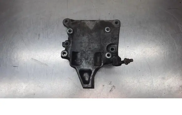 Honda CR-V Engine mounting bracket