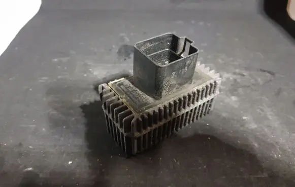 Opel Zafira A Glow plug pre-heat relay 09132691