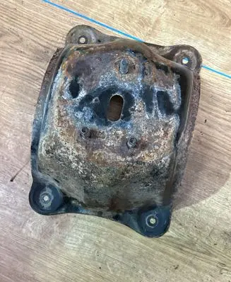 Toyota RAV 4 (XA20) Spare wheel mounting bracket 