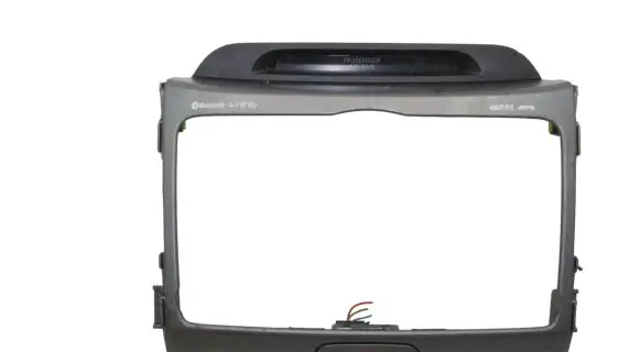 KIA Sportage Radio/GPS head unit trim 847403U055