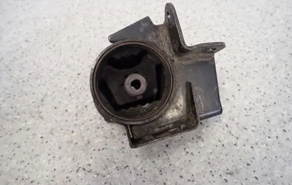 Suzuki Alto Engine mount vacuum valve 
