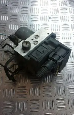 Ford Mondeo MK II ABS Pump 3s712c405ab