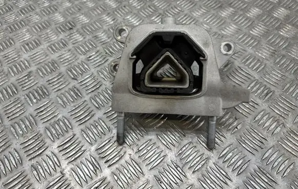 Opel Mokka X Engine mount bracket V105030101