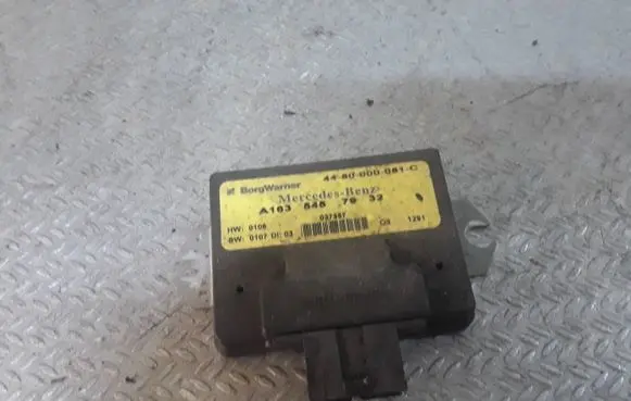 Mercedes-Benz ML W163 Transfer box differential control unit A1635457932