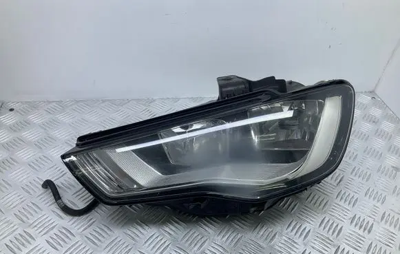 Audi A3 S3 8V Headlight/headlamp 8V0941003A