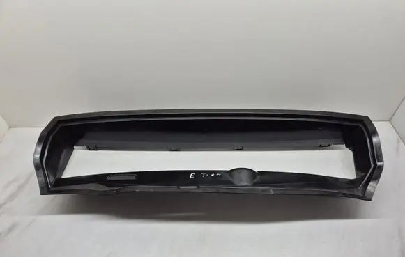 Audi e-tron Intercooler air channel guide 4KE121285F