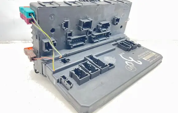 Mercedes-Benz Vito Viano W639 SAM control unit 6395450301
