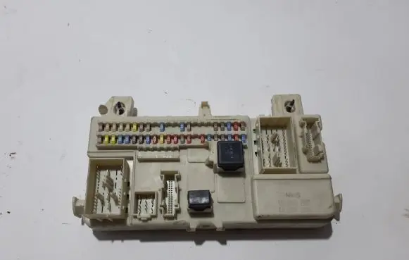 Volvo C70 Fuse module 30765471