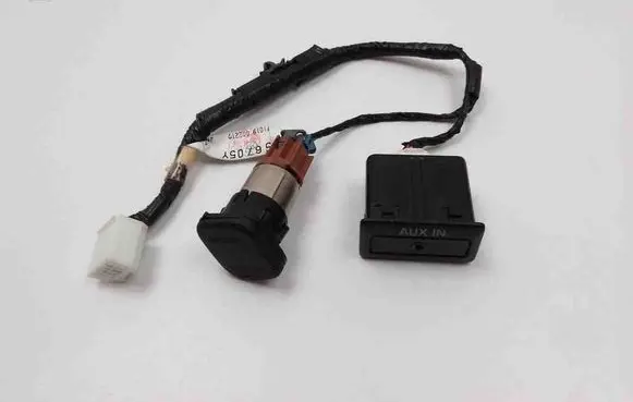 Mazda 6 AUX in-socket connector TD1166DFX5700 GS8S6705Y