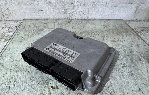 Opel Zafira A Engine control unit/module 28SA4222 09133269 0281010021