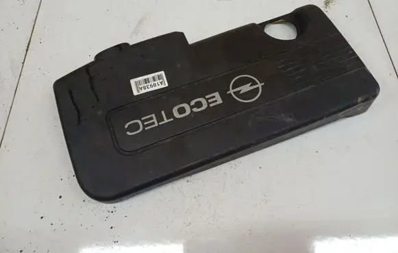 Opel Zafira B Engine cover (trim) 315829598