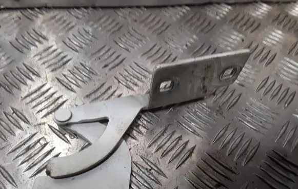 Peugeot Partner Engine bonnet/hood hinges 1106