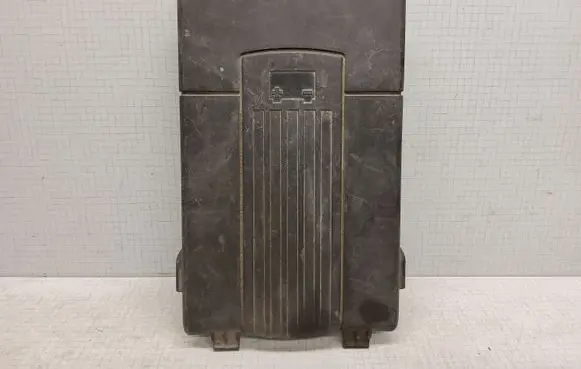 Volkswagen PASSAT B6 Battery box tray cover/lid 1K0915443A