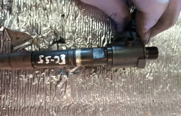 Fuel injector