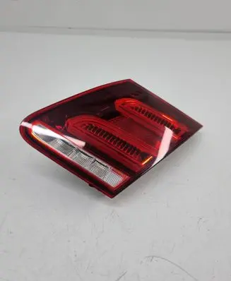 Tailgate rear/tail lights