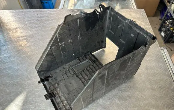 Peugeot 3008 I Battery box tray 9687472580