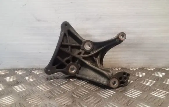 Dodge Nitro Engine mounting bracket 20513136F