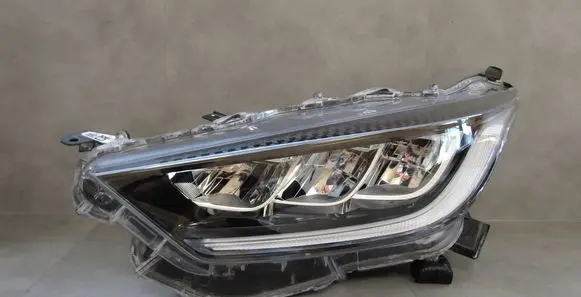 Toyota Yaris XP210 Headlight/headlamp YARISIV