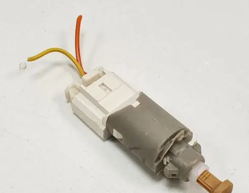 Dacia Sandero Brake pedal sensor switch V46-73-0032