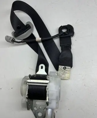 Lexus IS 220D-250-350 Front seatbelt 7Q7890P 732060W050