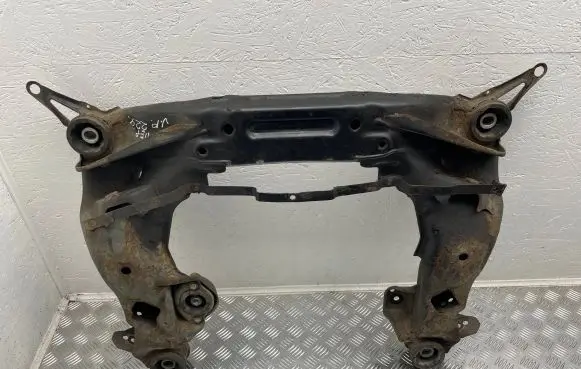 Volkswagen PASSAT B5.5 Front subframe