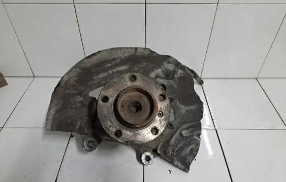 BMW 7 E65 E66 Front wheel hub