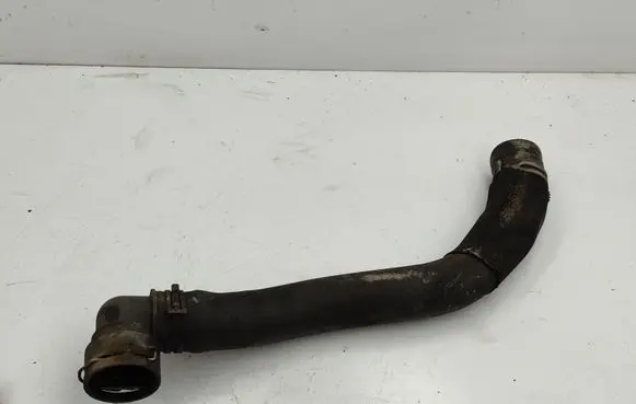 Land Rover Discovery 3 - LR3 Engine coolant pipe/hose