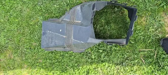 Opel Grandland X Intercooler air guide/duct channel Yp00043180