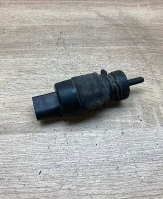 Audi A6 S6 C5 4B Windscreen/windshield washer pump 1J5955651 VD4